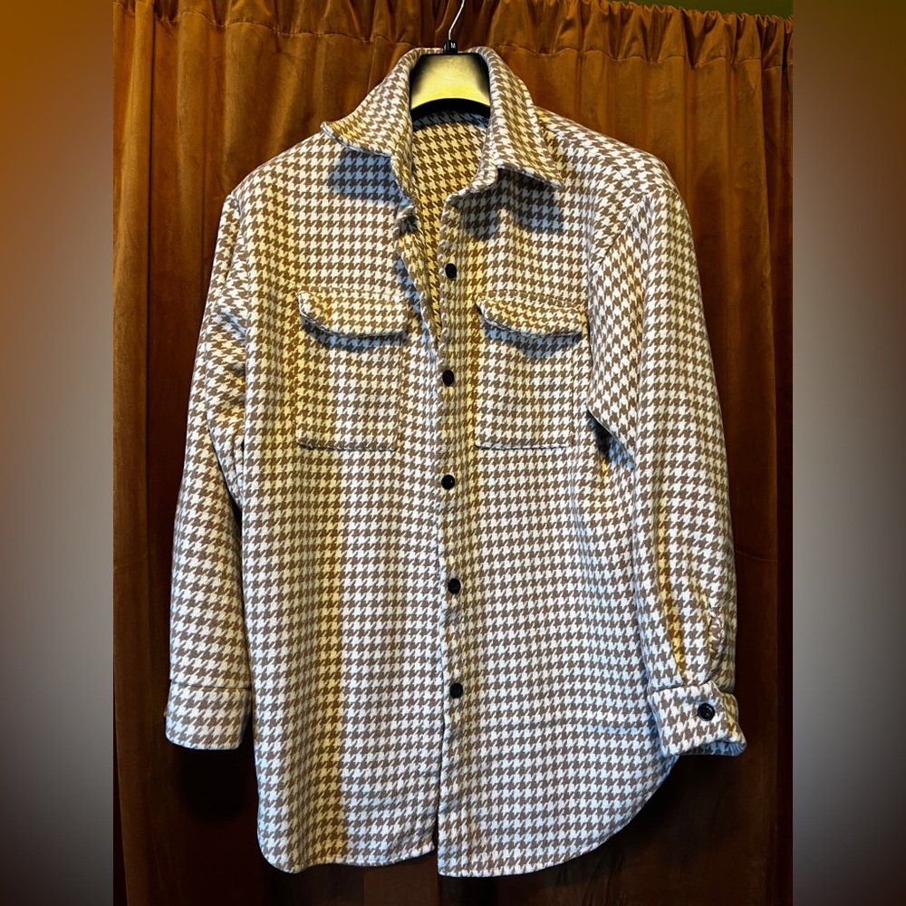 Brown and tan houndstooth shacket L